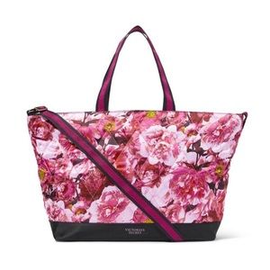 NWT Victoria’s Secret weekender tote retails $78